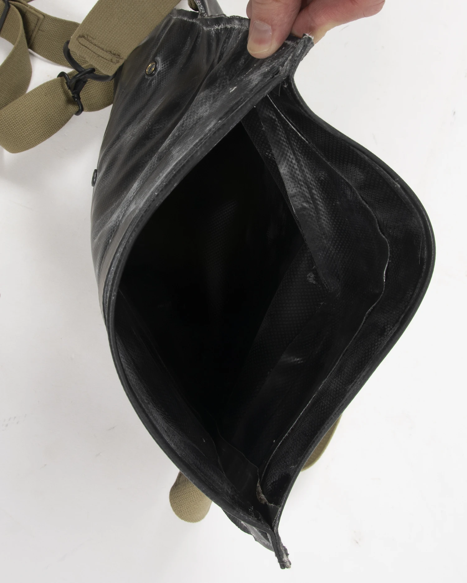 M7 Assault Gas Mask Bag, khaki straps 2 M7 Assault Gas Mask Bag, khaki straps